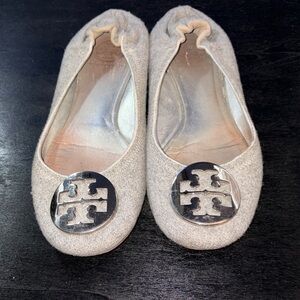 Tory Burch Reva Ballet Flats Gray Flannel Silver Logo Sz 7